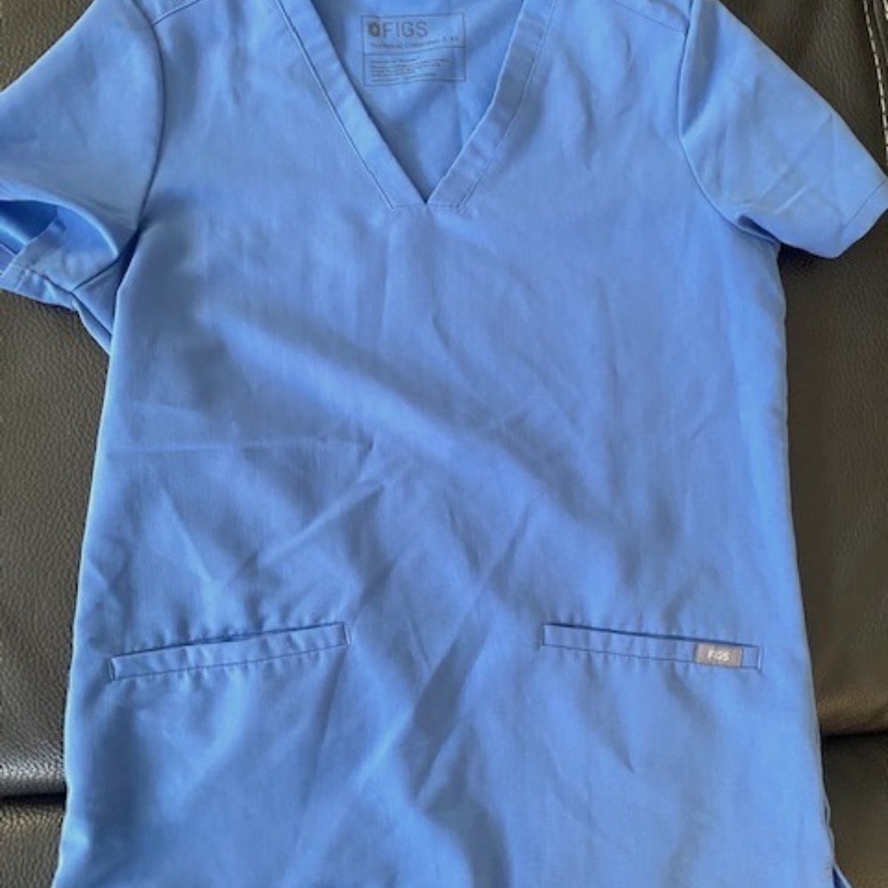 Three Pocket Scrub Top